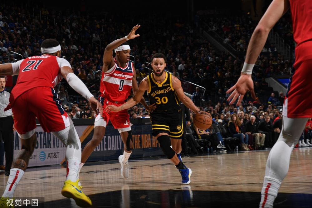 更是在他职 更是在他职